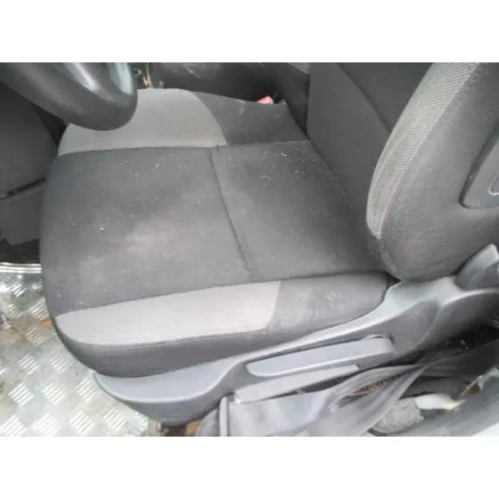 PEUGEOT 207 '2009 CONFORT GRIS CLARO