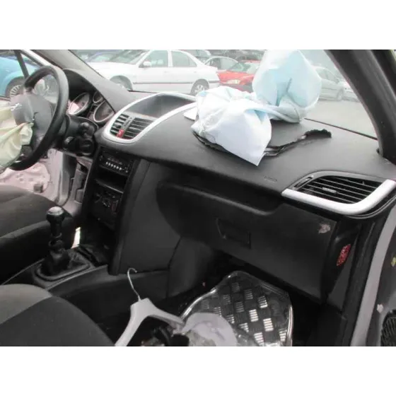 PEUGEOT 207 '2009 CONFORT GRIS CLARO