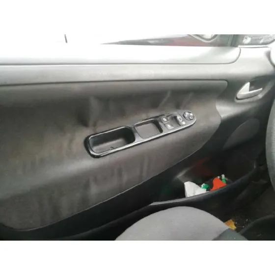 PEUGEOT 207 '2006 X-LINE ROJO