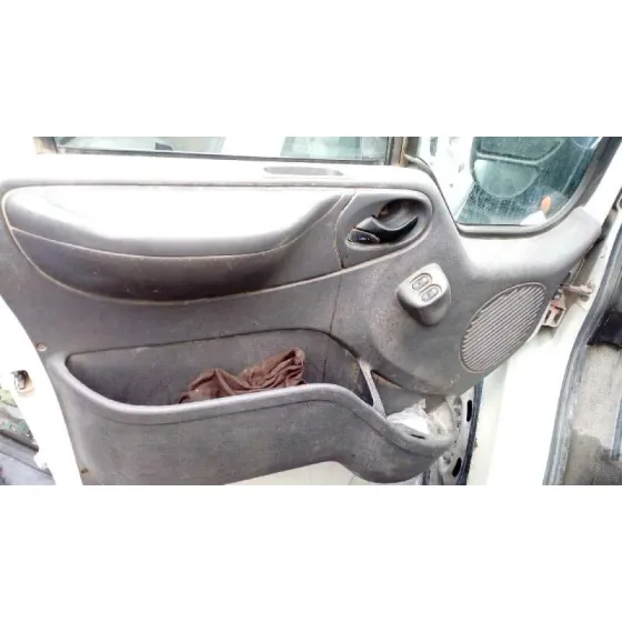 FORD TRANSIT MOD. 2000 COMBI '2004 FT 260 2.0 CORTO BLANCO