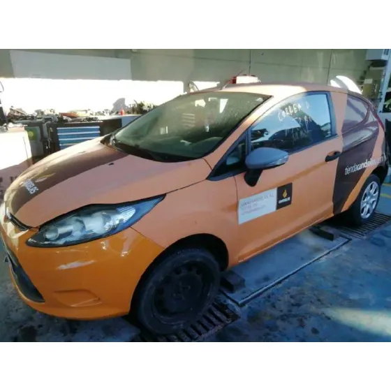 FORD FIESTA (CB1) '2010 TITANIUM NARANJA