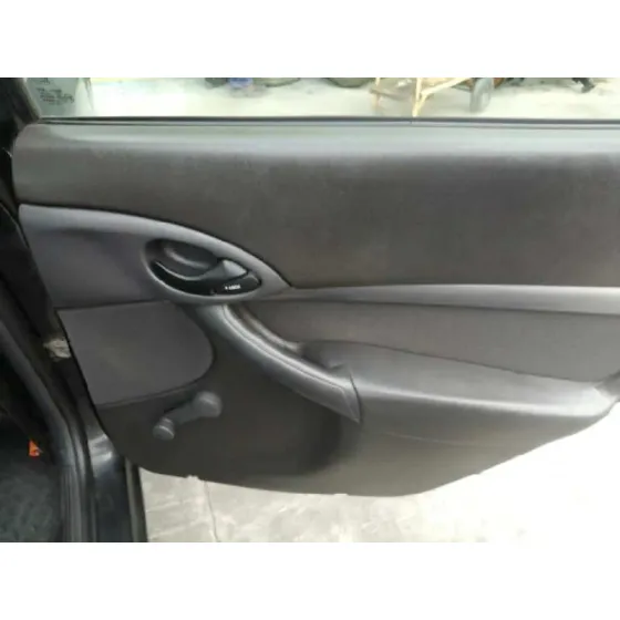 FORD FOCUS BERLINA (CAK) '2002 1.8 TDCI TURBODIESEL CAT NEGRO