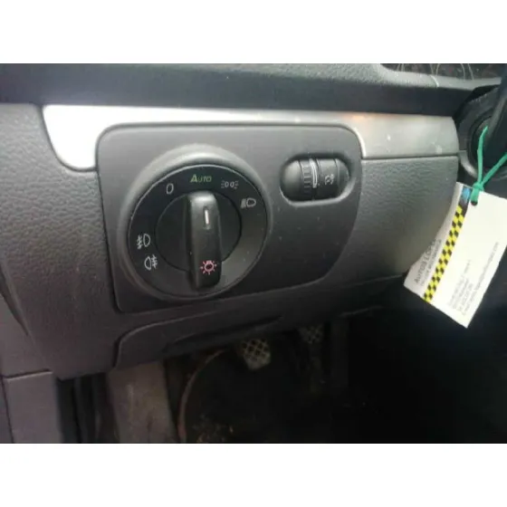 VOLKSWAGEN JETTA (1K2) '2009 1.9 TDI AZUL