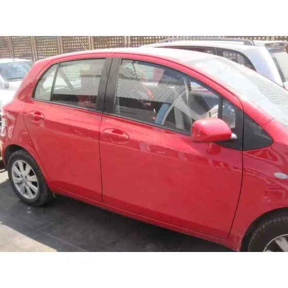 TOYOTA YARIS '2011 CONNECT ROJO