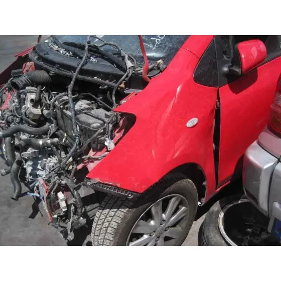 TOYOTA YARIS '2011 CONNECT ROJO