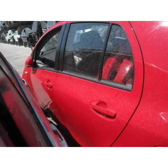TOYOTA YARIS '2011 CONNECT ROJO