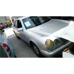 MERCEDES-BENZ CLASE E (W210) BERLINA MERCEDES CLASE E (W210) BERLINA '1999 2.3 16V CAT PLATA 1995