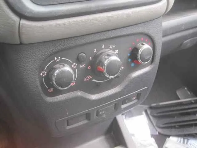 DACIA DOKKER '2015 STEPWAY PLATA