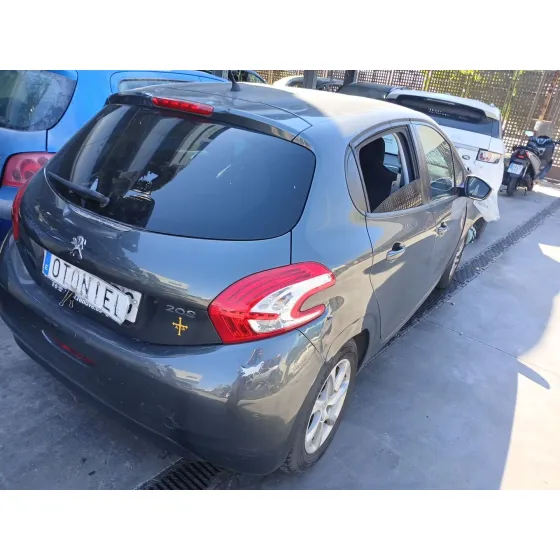 Peugeot 208 I (CA_, CC_) 2012