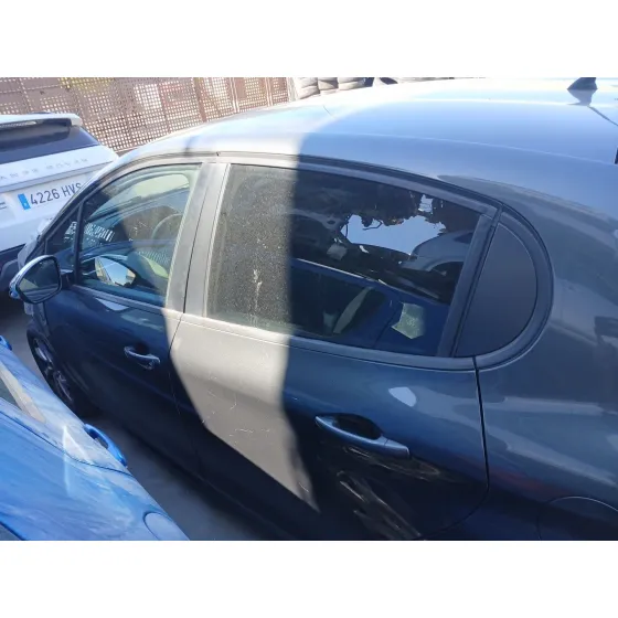 Peugeot 208 I (CA_, CC_) 2012