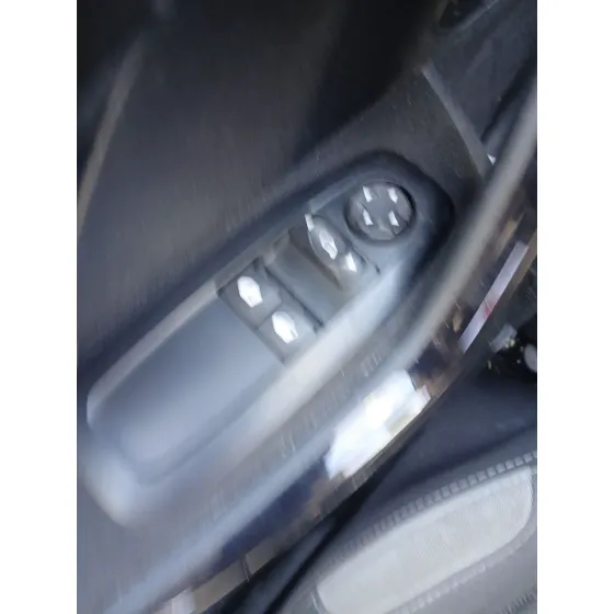 Peugeot 208 I (CA_, CC_) 2012