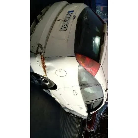 FORD FOCUS BERLINA (CAK) '2002 AMBIENTE BLANCO