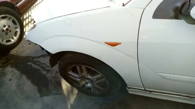 FORD FOCUS BERLINA (CAK) '2002 AMBIENTE BLANCO
