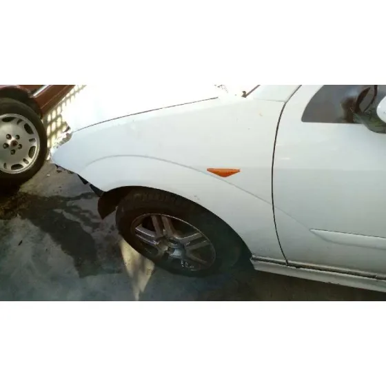 FORD FOCUS BERLINA (CAK) '2002 AMBIENTE BLANCO