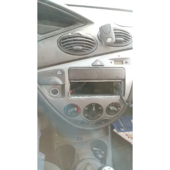 FORD FOCUS BERLINA (CAK) '2002 AMBIENTE BLANCO