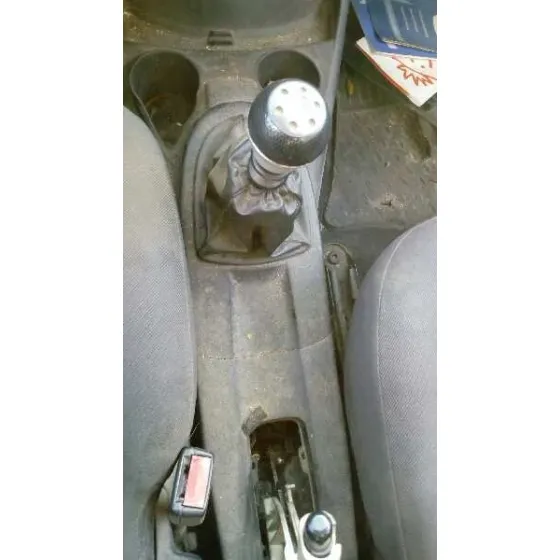 FORD FOCUS BERLINA (CAK) '2002 AMBIENTE BLANCO