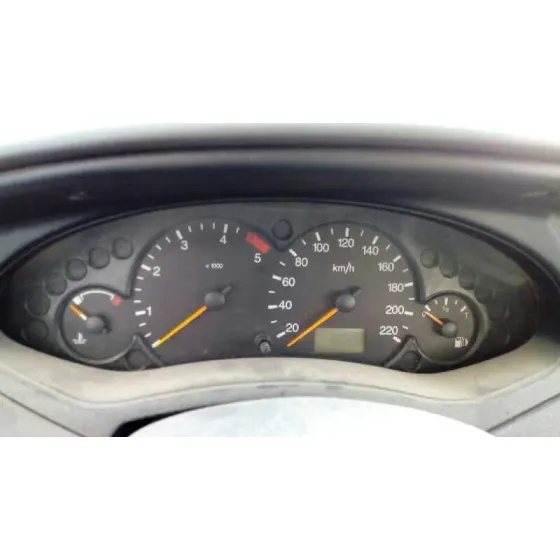 FORD FOCUS BERLINA (CAK) '2002 AMBIENTE BLANCO