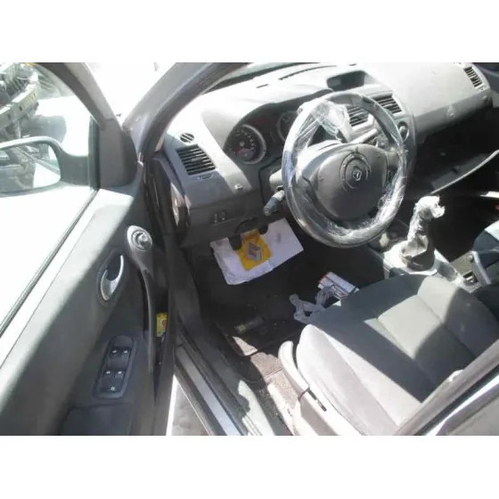 RENAULT MEGANE II CLASSIC BERLINA '2004 1.9 DCI DIESEL FAP PLATA