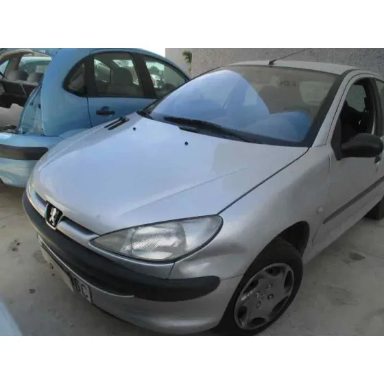 PEUGEOT 206 BERLINA '2002 XR PLATA