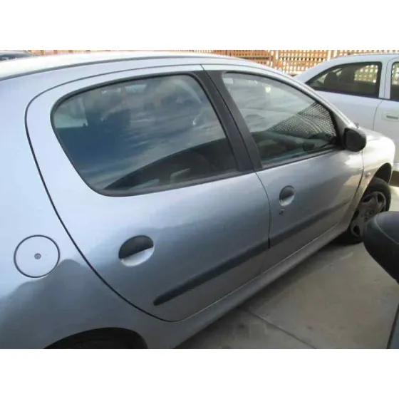 PEUGEOT 206 BERLINA '2002 XR PLATA