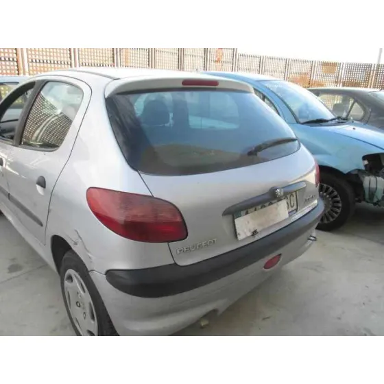 PEUGEOT 206 BERLINA '2002 XR PLATA