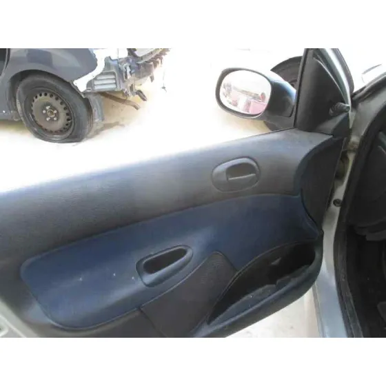 PEUGEOT 206 BERLINA '2002 XR PLATA