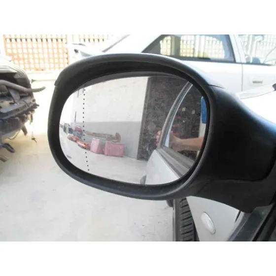 PEUGEOT 206 BERLINA '2002 XR PLATA