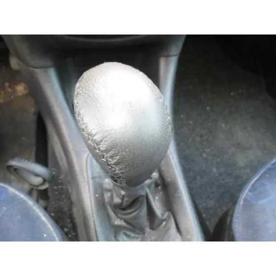 PEUGEOT 206 BERLINA '2002 XR PLATA