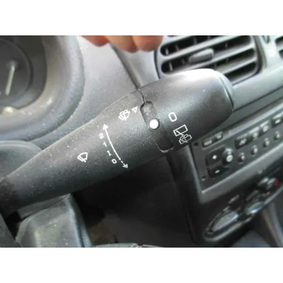 PEUGEOT 206 BERLINA '2002 XR PLATA