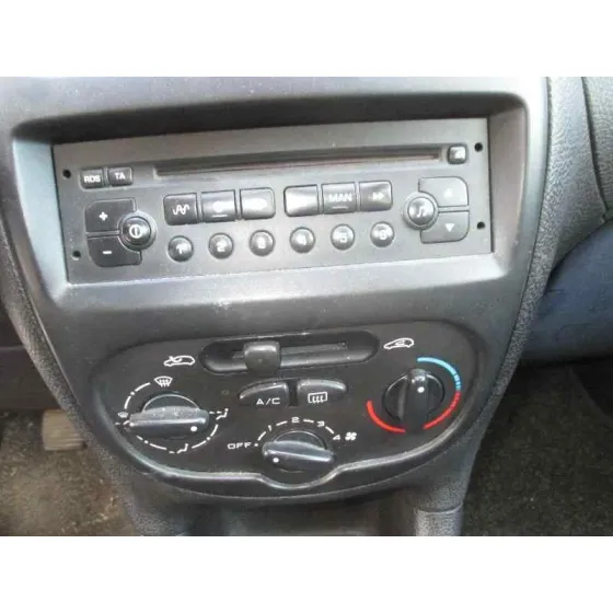 PEUGEOT 206 BERLINA '2002 XR PLATA