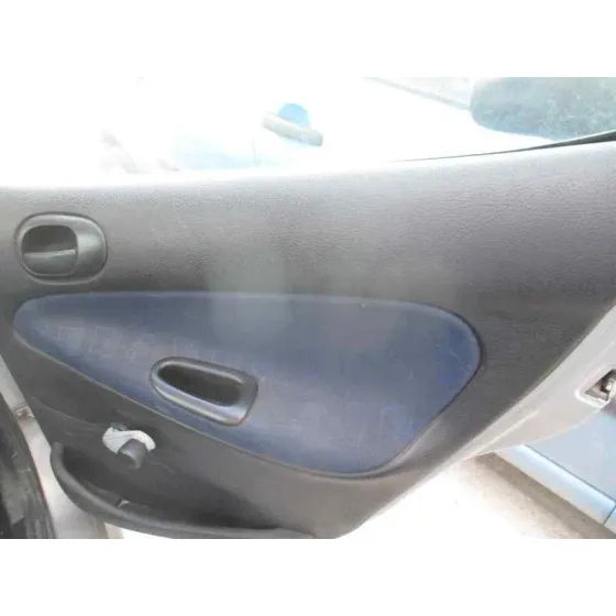 PEUGEOT 206 BERLINA '2002 XR PLATA