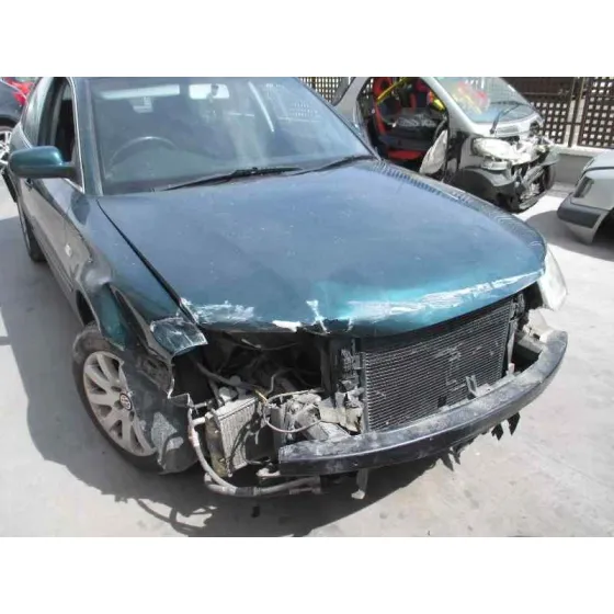 VOLKSWAGEN PASSAT BERLINA (3B3) '2001 ADVANCE VERDE