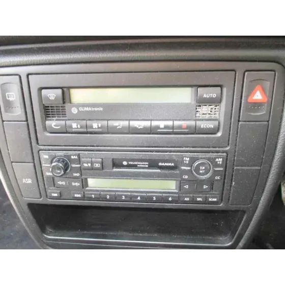 VOLKSWAGEN PASSAT BERLINA (3B3) '2001 ADVANCE VERDE