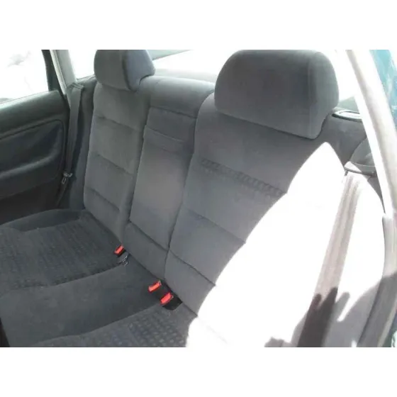 VOLKSWAGEN PASSAT BERLINA (3B3) '2001 ADVANCE VERDE
