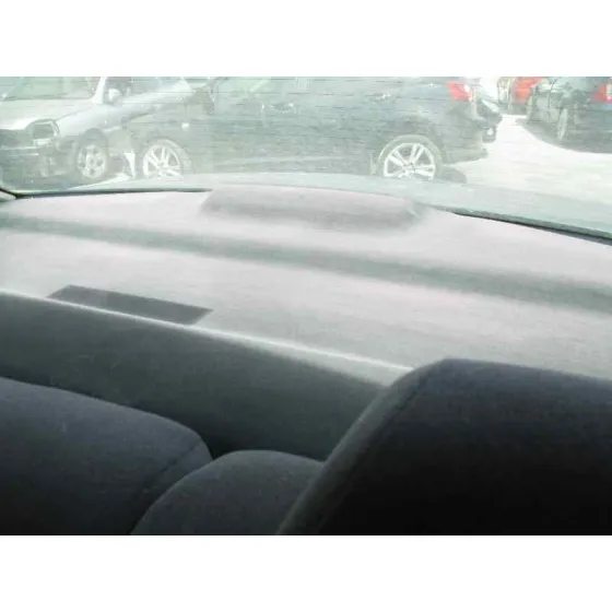 VOLKSWAGEN PASSAT BERLINA (3B3) '2001 ADVANCE VERDE