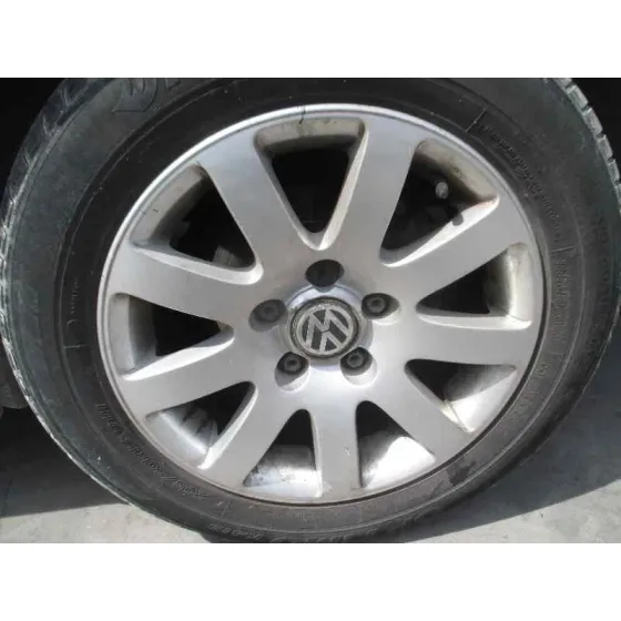 VOLKSWAGEN PASSAT BERLINA (3B3) '2001 ADVANCE VERDE