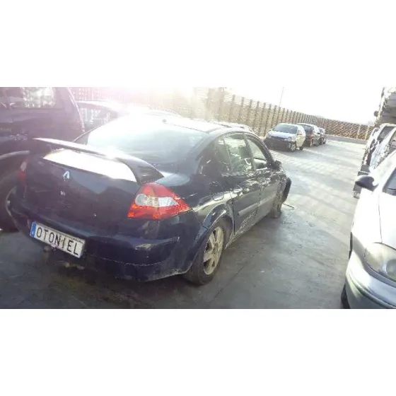 RENAULT MEGANE II CLASSIC BERLINA '2004 CONFORT DYNAMIQUE NEGRO
