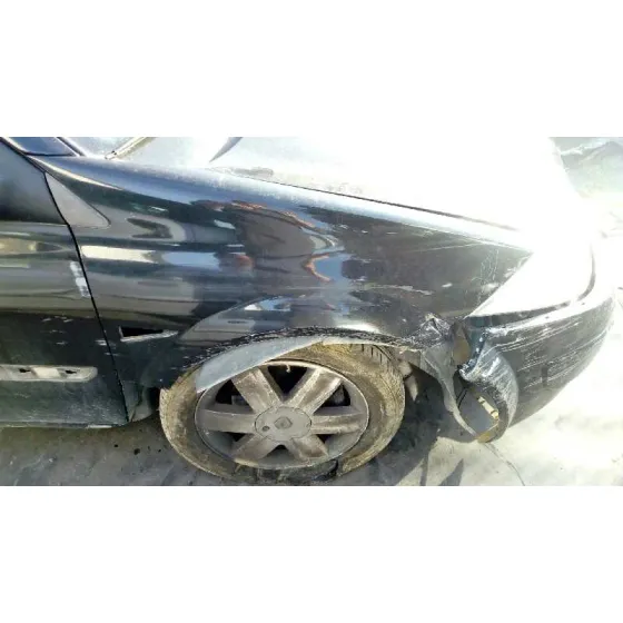 RENAULT MEGANE II CLASSIC BERLINA '2004 CONFORT DYNAMIQUE NEGRO