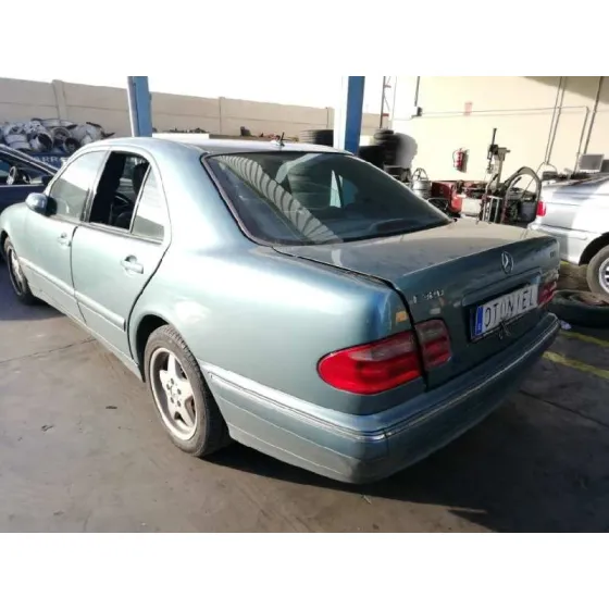 MERCEDES CLASE E (W210) BERLINA DIESEL '2000 320 CDI (210.026) AZUL VERDOSO