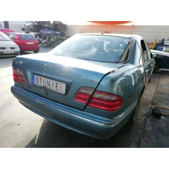 MERCEDES CLASE E (W210) BERLINA DIESEL '2000 320 CDI (210.026) AZUL VERDOSO