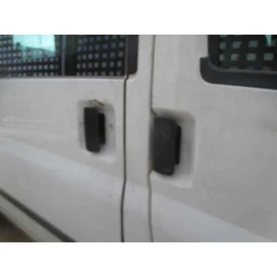 FORD TRANSIT MOD. 2000 COMBI '2006 FT 350 2.4 LARGO BLANCO