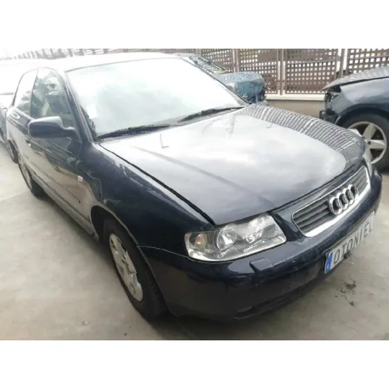 AUDI A3 (8L) '2001 1.8 AMBIENTE AZUL