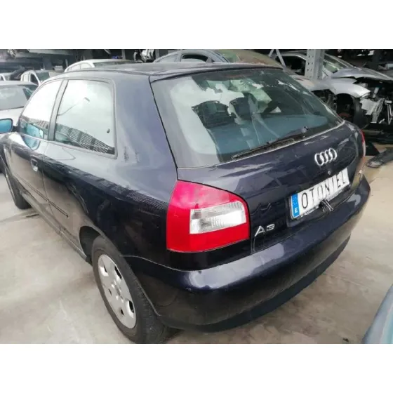 AUDI A3 (8L) '2001 1.8 AMBIENTE AZUL