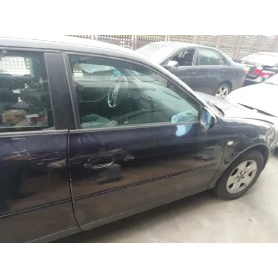 AUDI A3 (8L) '2001 1.8 AMBIENTE AZUL