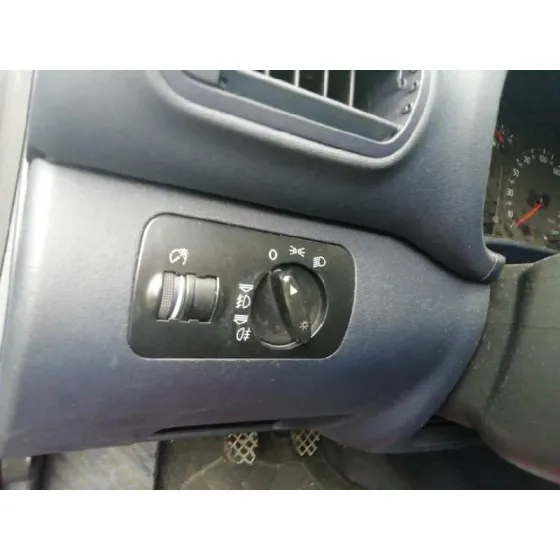 AUDI A3 (8L) '2001 1.8 AMBIENTE AZUL