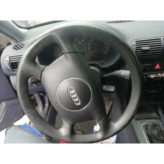 AUDI A3 (8L) '2001 1.8 AMBIENTE AZUL