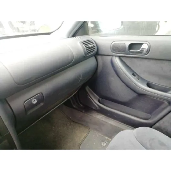 AUDI A3 (8L) '2001 1.8 AMBIENTE AZUL
