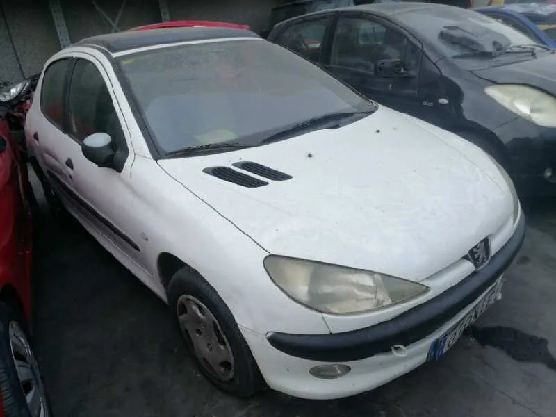 PEUGEOT 206 BERLINA '2001 XT BLANCO