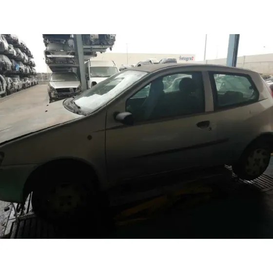 FIAT PUNTO BERLINA (188) '2002 1.2 8V PLATA