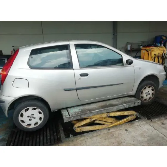 FIAT PUNTO BERLINA (188) '2002 1.2 8V PLATA
